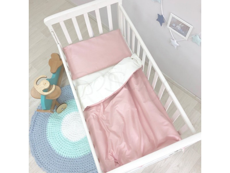 Austauschbares Set in Krippe pudrig